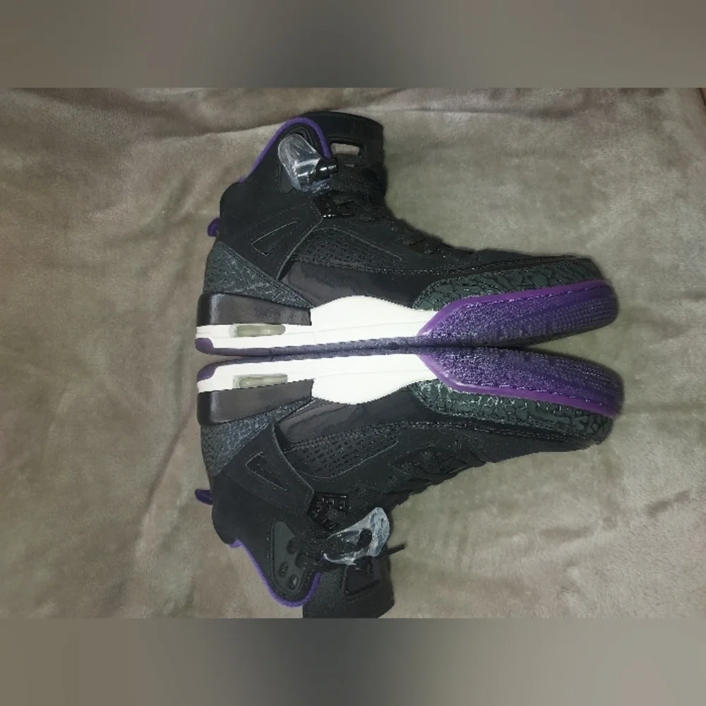 Jordan Spizike Black Court Purple Sneakers - Picture 6 of 14